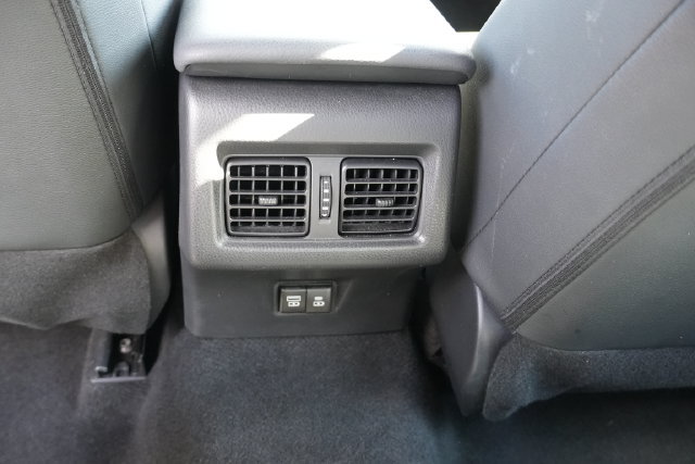 Used 2025 Toyota Camry SE FWD image 18