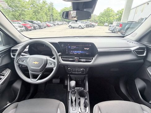 Used 2025 Chevrolet TrailBlazer LT w/ Driver Confidence Package AWD/4WD image 10