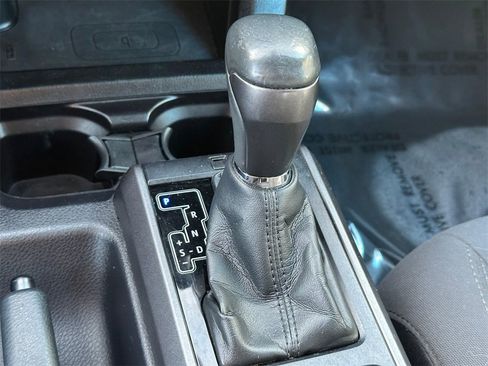 Used 2018 Toyota Tacoma TRD Sport image 28