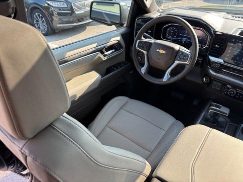 Used 2025 Chevrolet Silverado 1500 LTZ w/ LTZ Convenience Package II AWD/4WD image 13