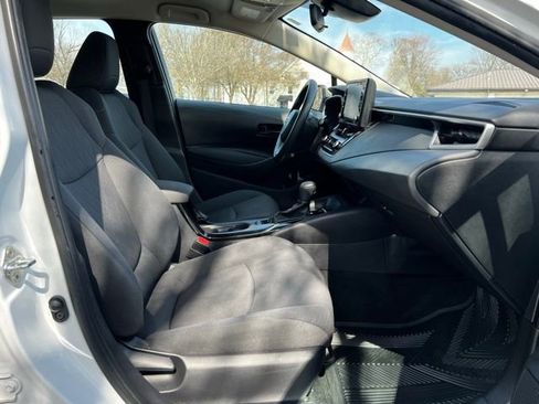 Used 2022 Toyota Corolla LE image 25