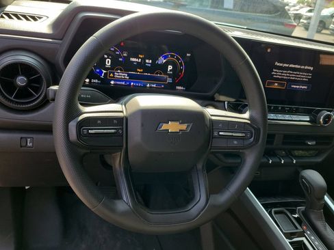 Used 2025 Chevrolet Colorado W/T RWD image 25