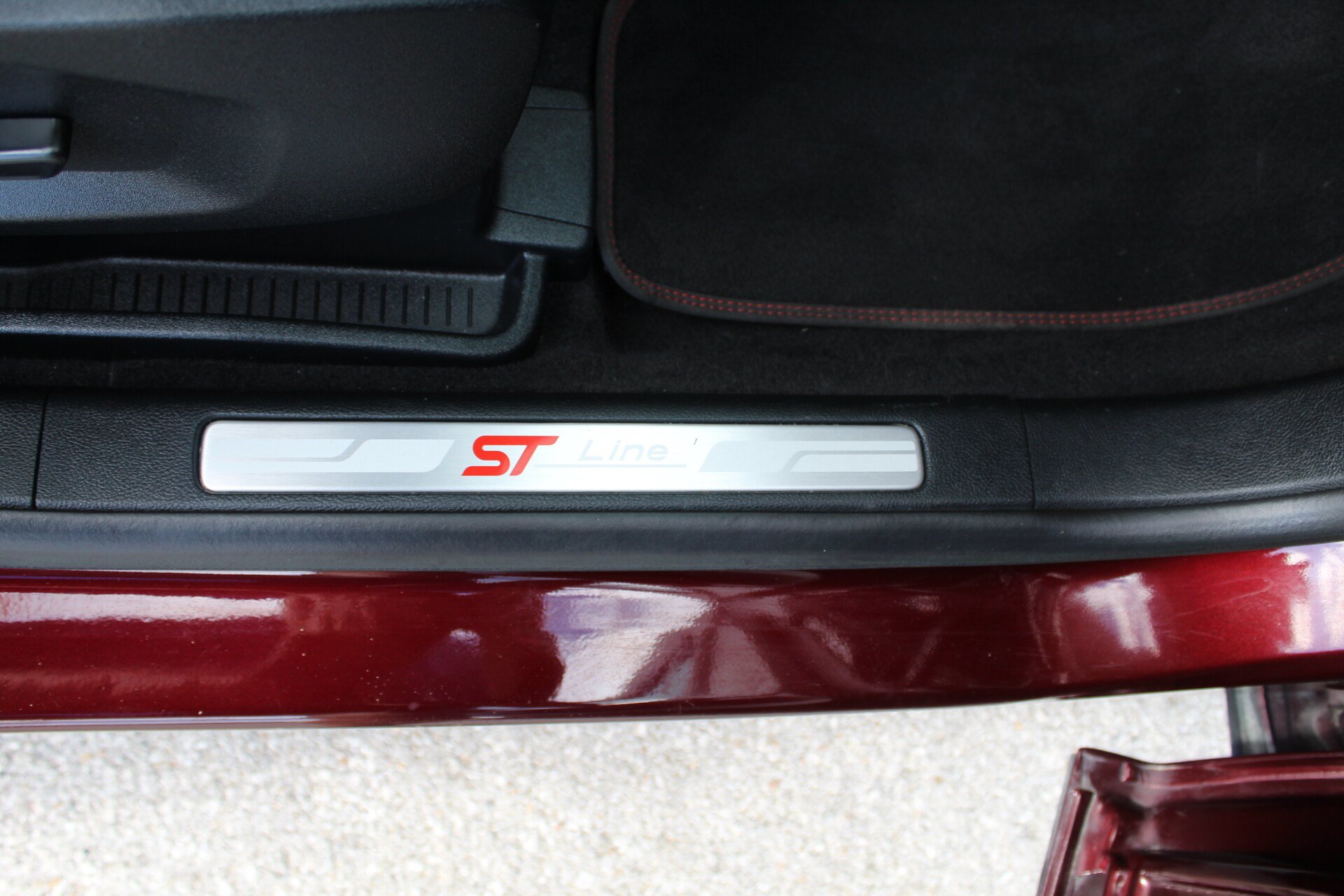Used 2021 Ford Edge ST-Line FWD image 19