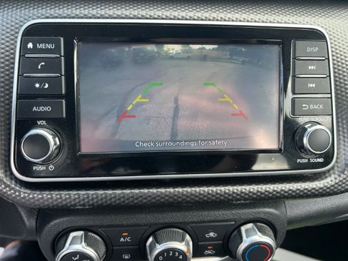 Used 2019 Nissan Kicks S FWD image 18
