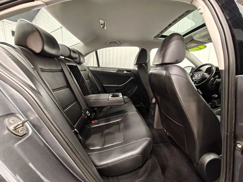 Used 2017 Volkswagen Jetta SE FWD image 61