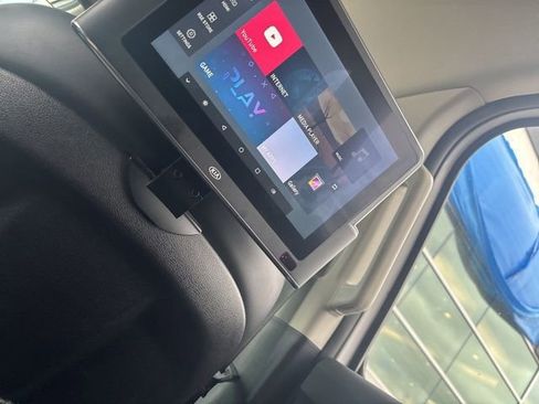 Used 2022 Kia Telluride LX image 11