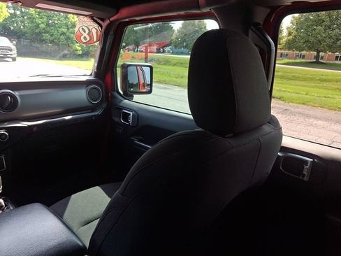 Used 2018 Jeep Wrangler Unlimited Sport S AWD/4WD image 16