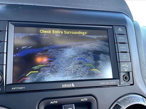 Used 2017 Jeep Wrangler Unlimited Freedom Edition image 14