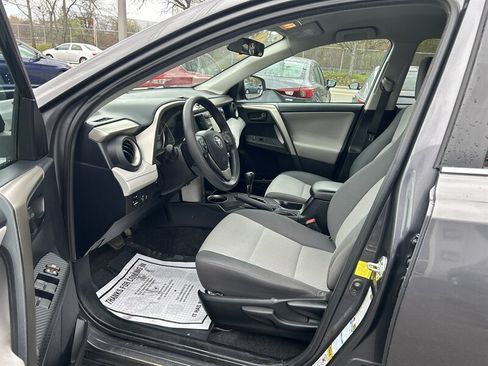 Used 2014 Toyota RAV4 LE AWD/4WD image 9