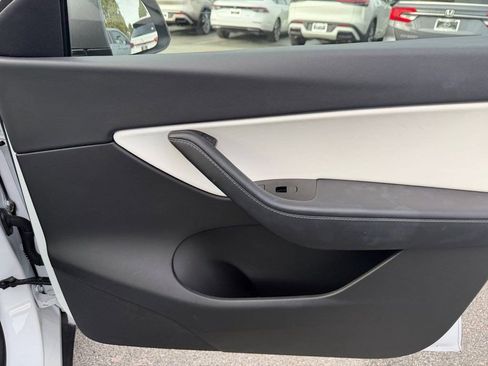 Used 2020 Tesla Model Y Long Range image 27