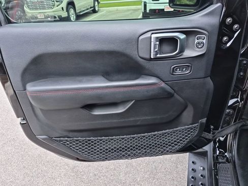 Used 2018 Jeep Wrangler Unlimited Rubicon AWD/4WD image 17