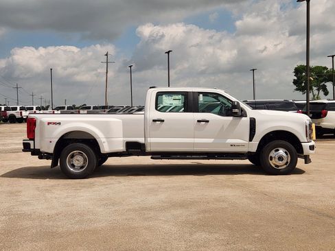 New 2026 Ford F350 4x4 Crew Cab DRW Super Duty image 7