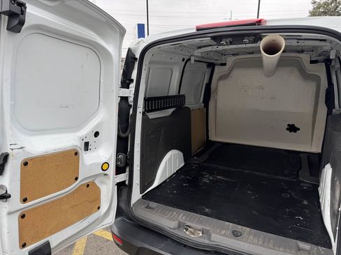 Used 2020 Ford Transit Connect XL image 33