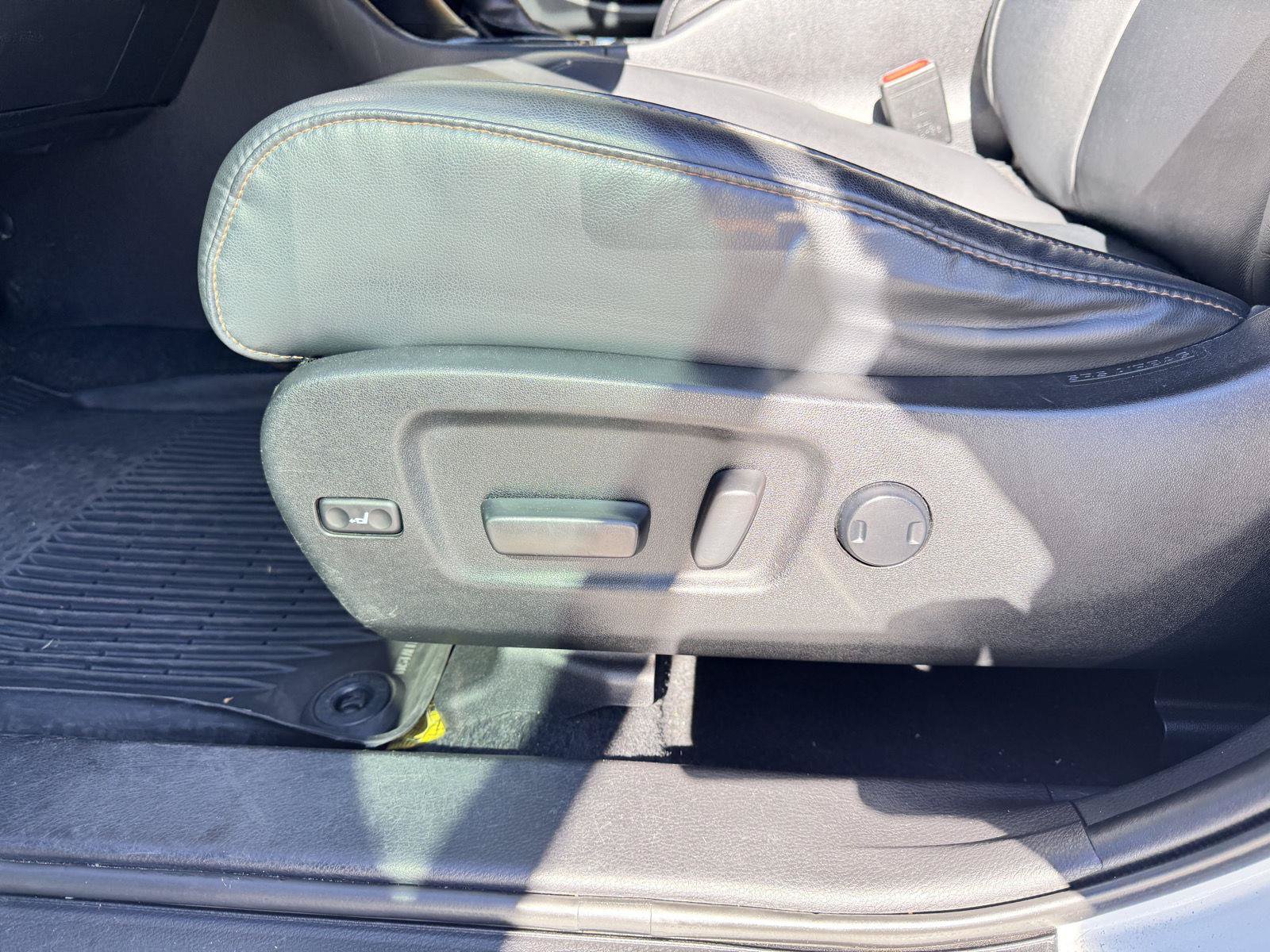 Used 2019 Toyota Highlander XLE AWD/4WD image 10