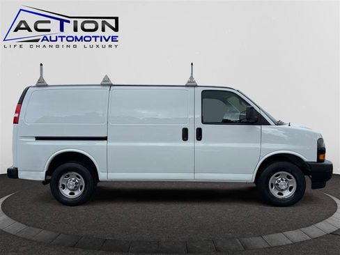 Used 2020 Chevrolet Express 3500 RWD image 9