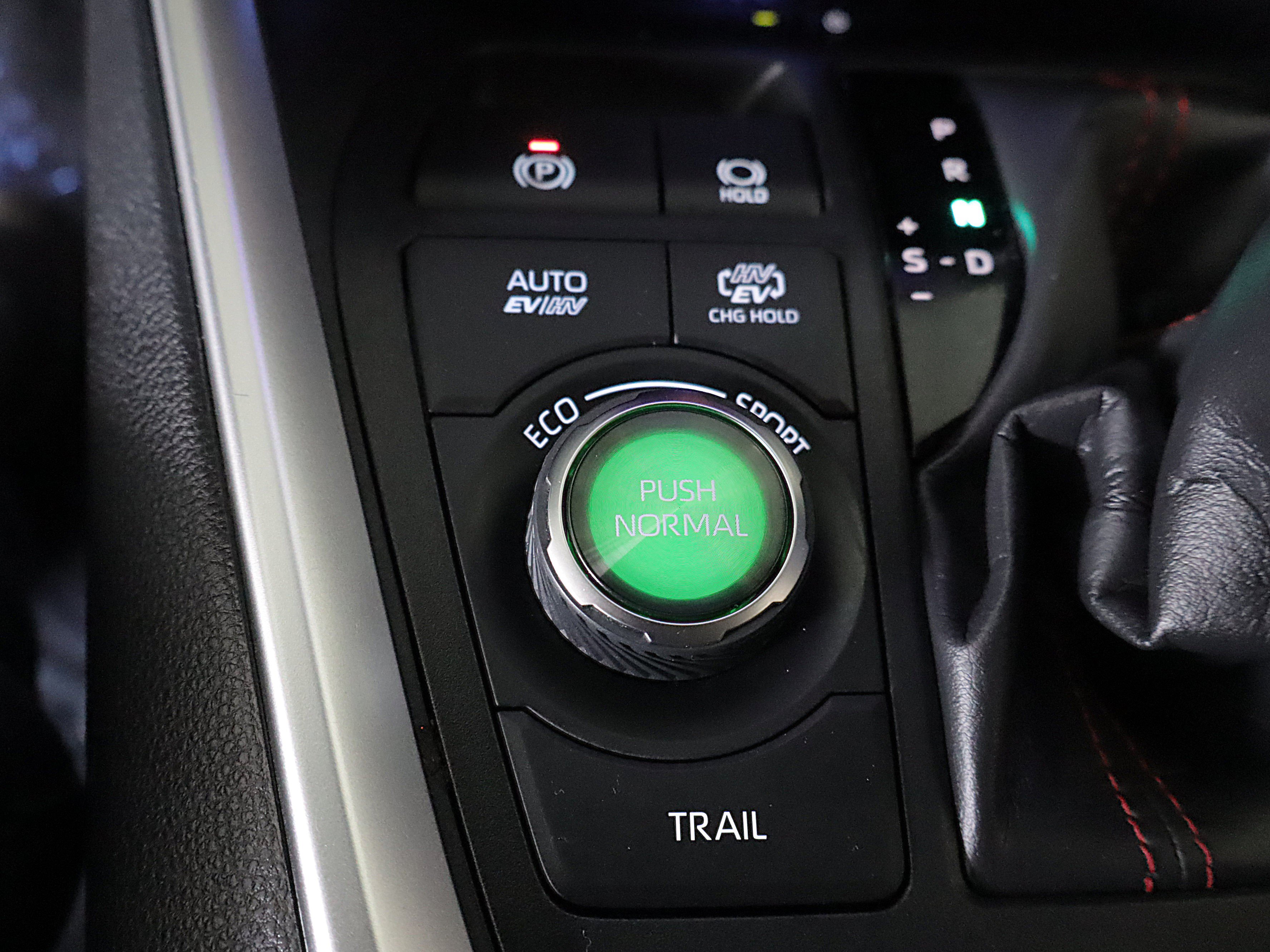 Used 2023 Toyota RAV4 XSE w/ Weather Package AWD/4WD image 18