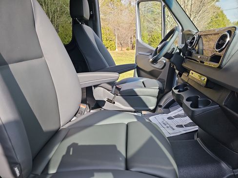New 2026 Mercedes-Benz Sprinter 2500 image 10