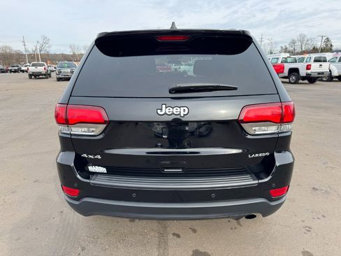 Used 2020 Jeep Grand Cherokee Laredo w/ Security & Convenience Group image 4