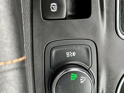 Certified 2020 Chevrolet Traverse LT image 23