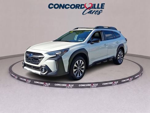 Certified 2025 Subaru Outback Limited AWD/4WD image 4