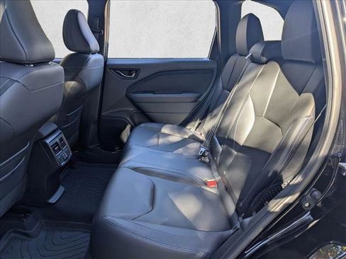 Used 2025 Subaru Forester Limited AWD/4WD image 16