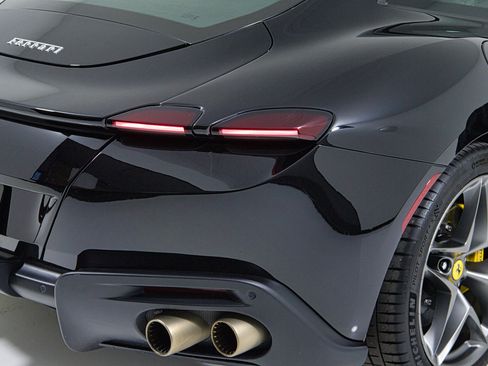 Certified 2021 Ferrari Roma RWD image 23