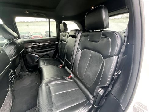 Used 2023 Jeep Grand Cherokee Overland image 15