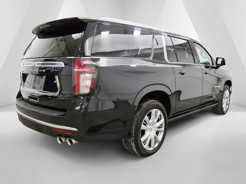 Used 2021 Chevrolet Suburban High Country w/ Premium Package AWD/4WD image 7