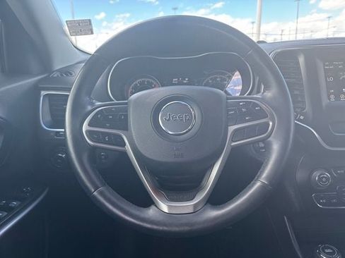 Used 2019 Jeep Cherokee Latitude Plus w/ Comfort/Convenience Group image 14