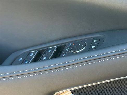 New 2026 INFINITI QX60 Luxe w/ Family Package image 16