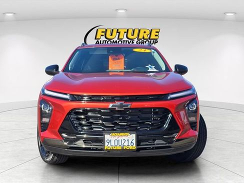 Used 2024 Chevrolet Trax ACTIV w/ Driver Confidence Package FWD image 2