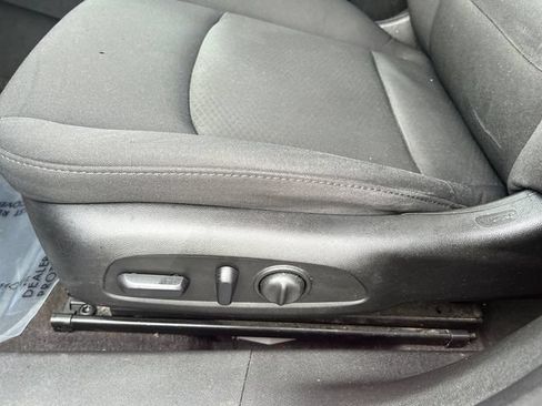 Used 2016 Chevrolet Malibu LT FWD image 12