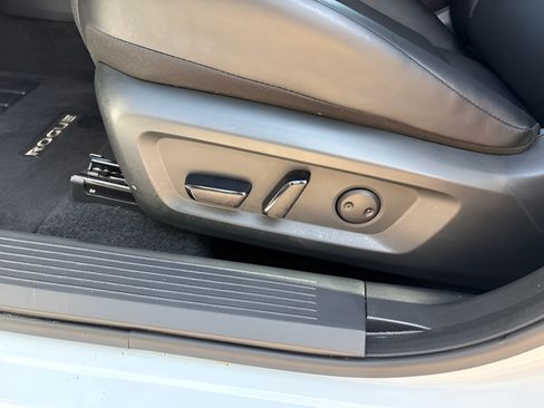 Certified 2025 Nissan Rogue SV w/ SV Premium Package AWD/4WD image 36