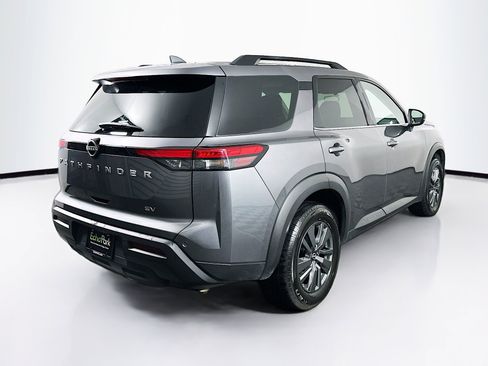 Used 2024 Nissan Pathfinder SV image 9