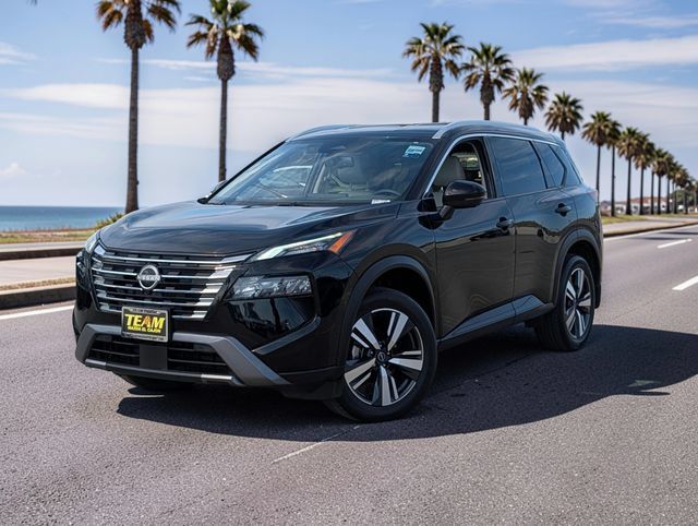 Used 2025 Nissan Rogue SL AWD/4WD image 2