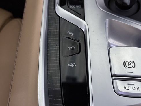 Used 2022 BMW 750i xDrive w/ Executive Package image 41
