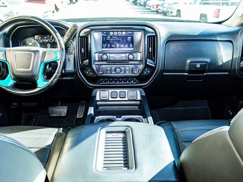 Used 2019 GMC Sierra 2500 Denali w/ Duramax Plus Package image 11