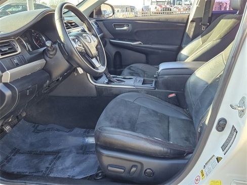 Used 2015 Toyota Camry XSE image 11