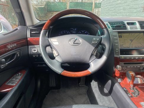 Used 2010 Lexus LS 460 AWD image 22