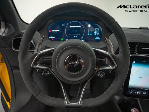 Used 2024 McLaren Artura RWD image 28