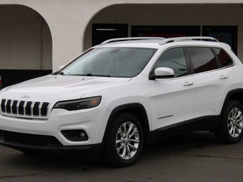 Used 2019 Jeep Cherokee Latitude w/ Popular Appearance Group image 1