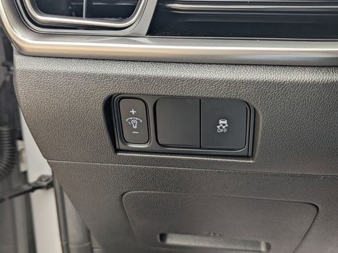Used 2025 Kia Sorento S FWD image 12