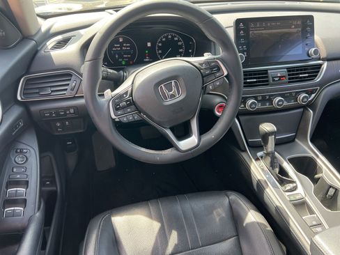 Used 2018 Honda Accord Touring image 39
