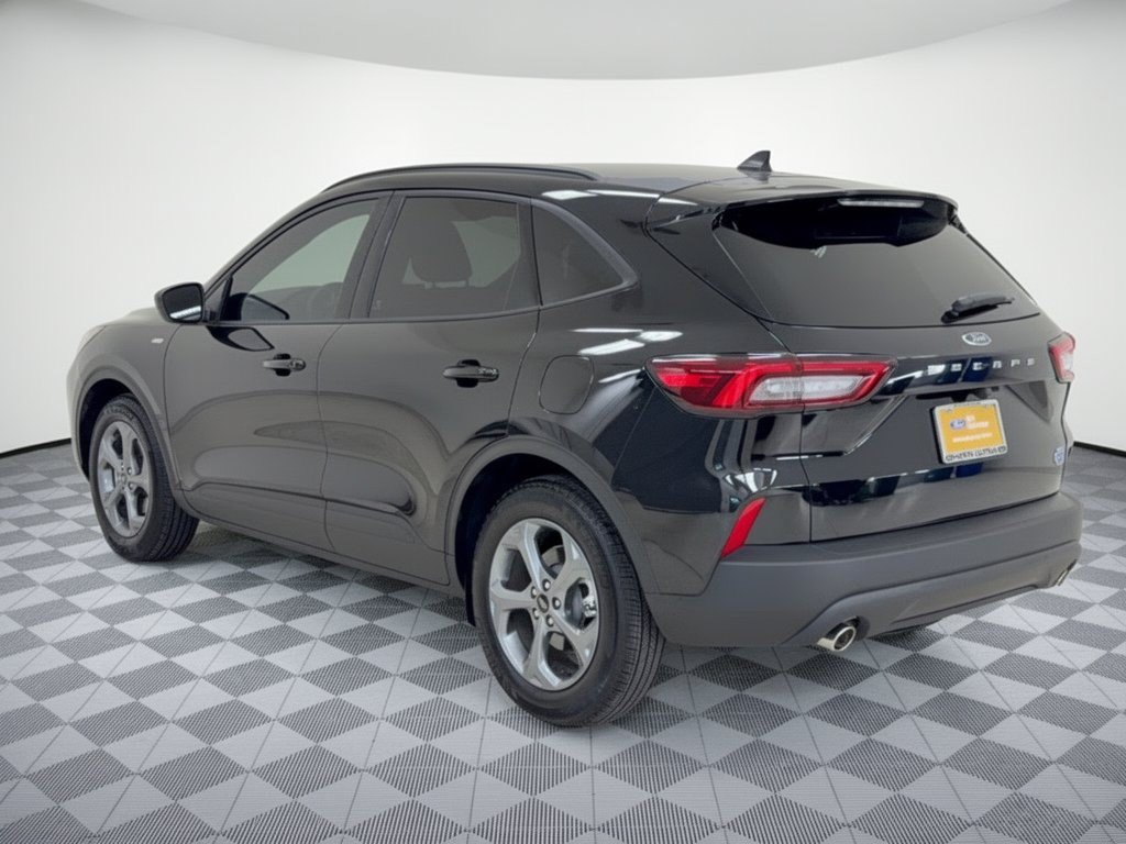 Certified 2025 Ford Escape ST-Line FWD image 3