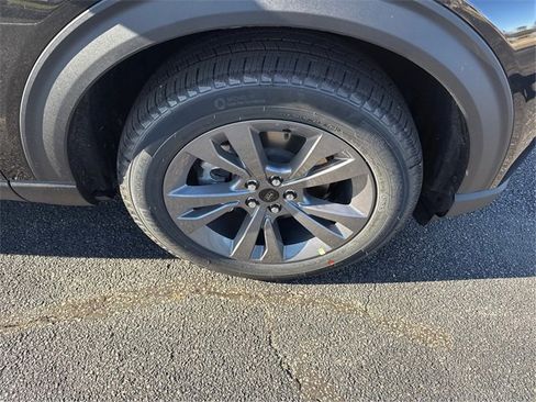 New 2026 Ford Explorer Active w/ Active Comfort Package image 12