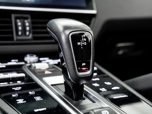 Used 2019 Porsche Cayenne image 22