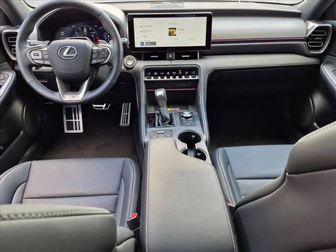 Used 2026 Lexus IS 350 F Sport w/ Technology Package RWD image 18