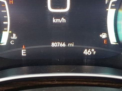 Used 2022 Chrysler Pacifica Limited image 23