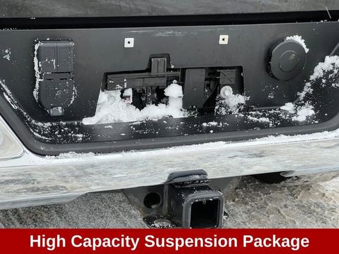 Used 2022 Chevrolet Silverado 1500 LTZ image 12