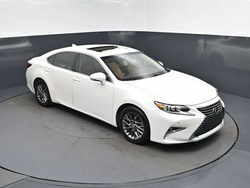 Used 2018 Lexus ES 350 w/ Premier Package FWD image 36